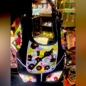 New floral embroidered satchel perfect bag for work/school fits laptop even